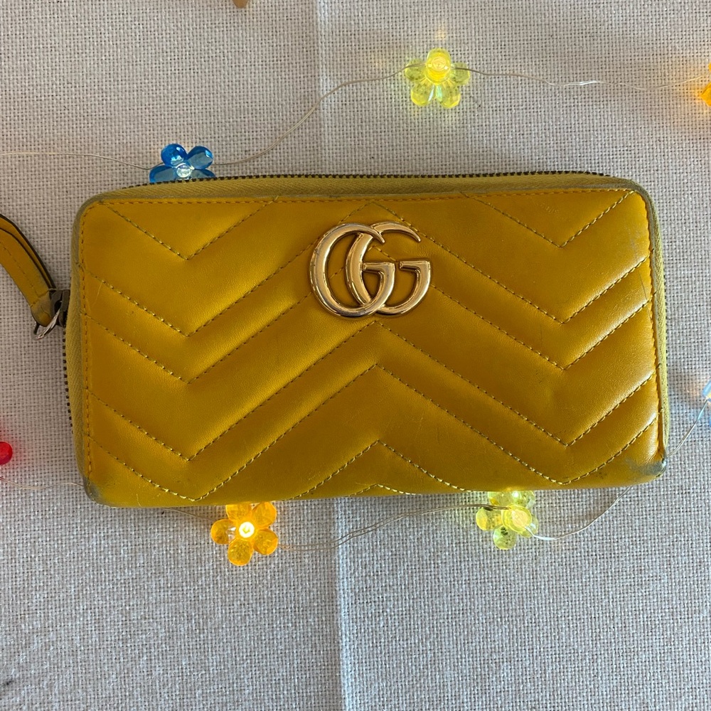 Gucci yellow quilted chevron maramont double GG hardware EUC $100 7.6x4 inches.